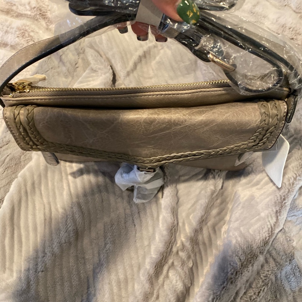 Crossbody - Picture 3 of 4
